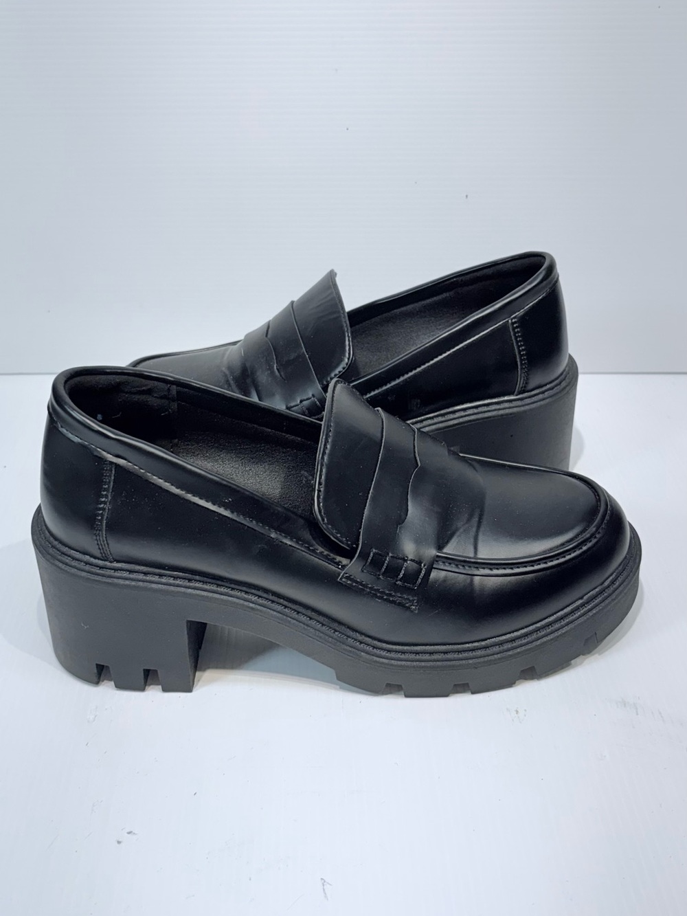 ARDENE Chunky Black Lug Sole Platform Loafers - Women's Size 9